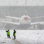 Многочасовой снегопад в Москве вывел из расписания более 40 авиарейсов