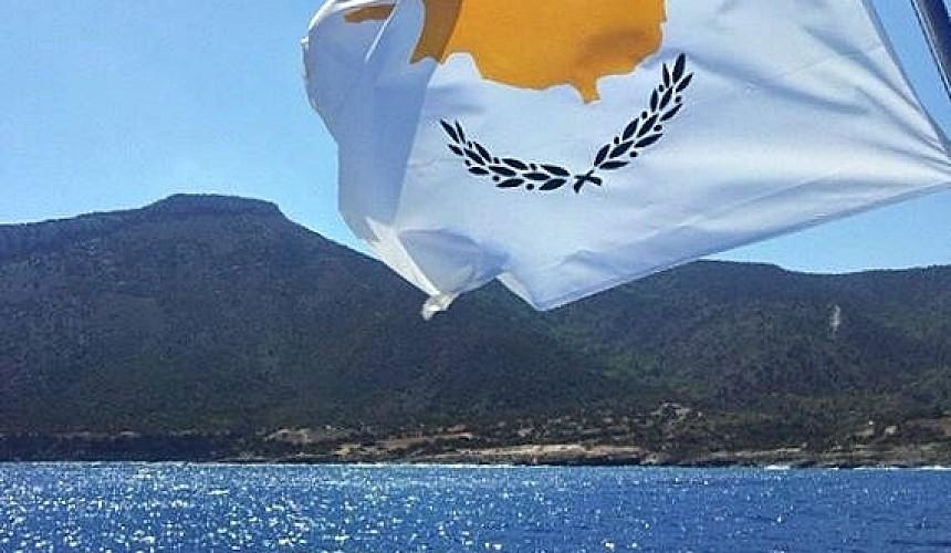 «Ждем туристов в лучшем случае к Пасхе»: Россия попала в «серый» список у Кипра