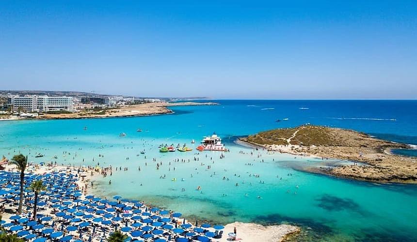 Кипр открывает границы для российских туристов