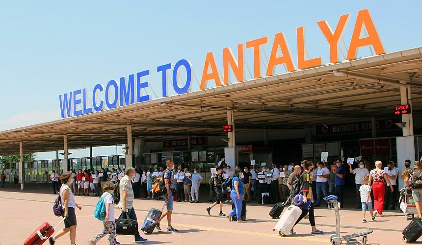В Турции вступили в силу новые правила по приему туристов