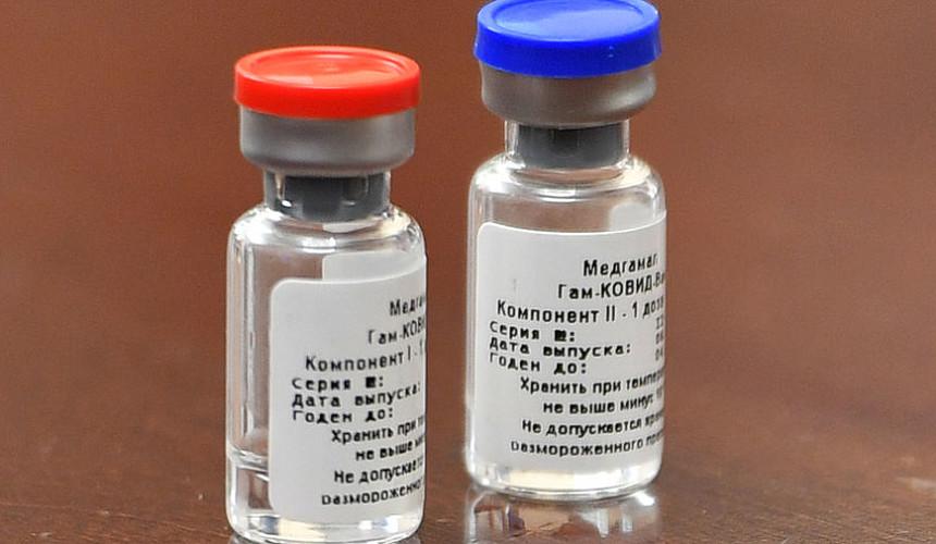 Опрос: каждый пятый россиянин согласен вакцинироваться ради поездки за границу
