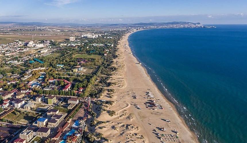 Турагенты рассказали, где в Анапе нет толпы на пляже и чистое море