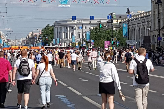 Санкт-Петербург напомнил о себе туристам «Алыми парусами»