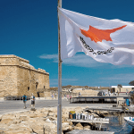 Туристам на Кипре придется сдавать еще один тест на коронавирус