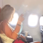 Летевшая из Турции турагент закурила в самолете и возмутила пассажиров