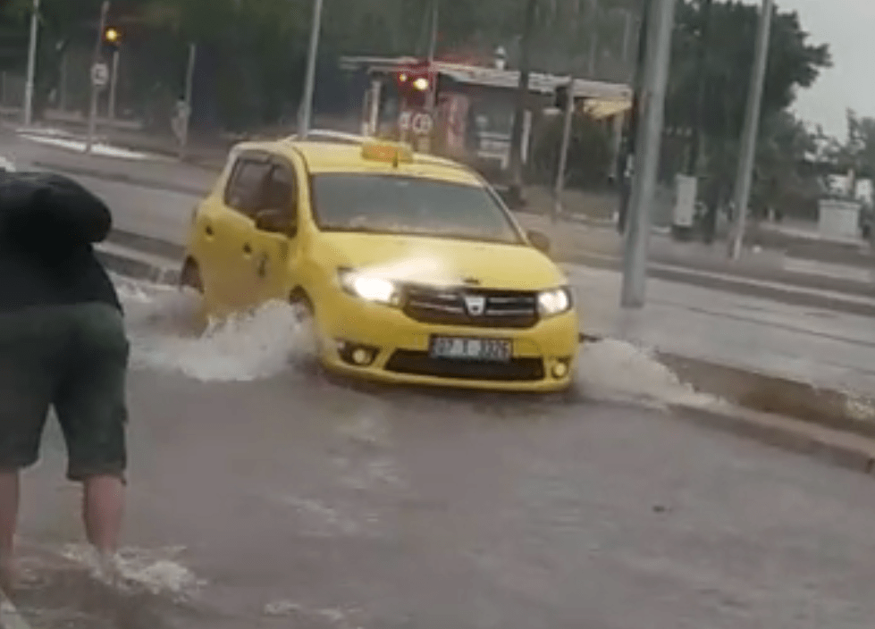 В Анталью пришел долгожданный дождь