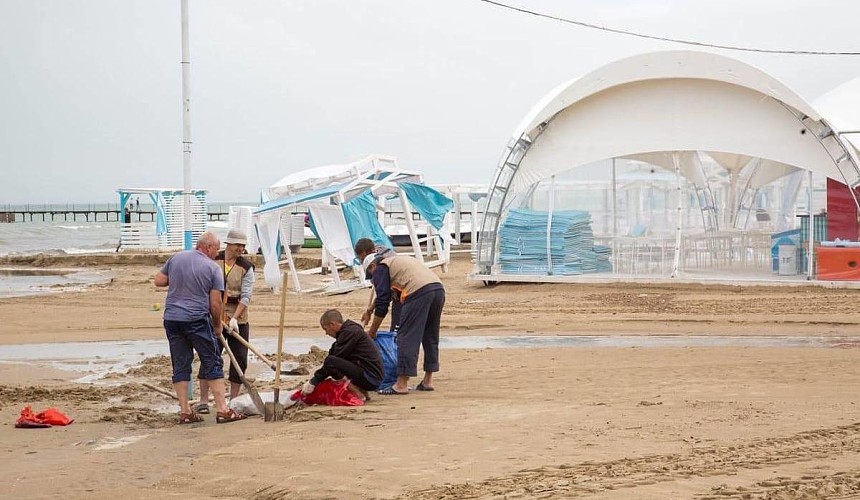 Пляжи Анапы закрыли из-за ухудшения погоды на курорте