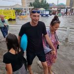 «Анапу затопило, пляж унесло» – очевидцы сняли последствия сильных дождей