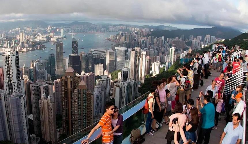 Гонконг приоткрывается для вакцинированных туристов